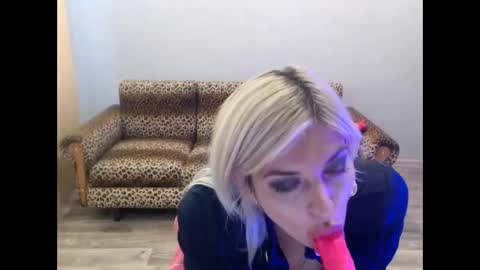 sexybeatriice online show from October 17, 7:12 am