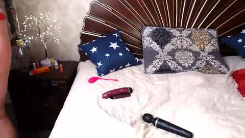 Snapshot of sexyblondebush chatting on February 21, 8:07 am Lana online show from February 21, 8:07 am
