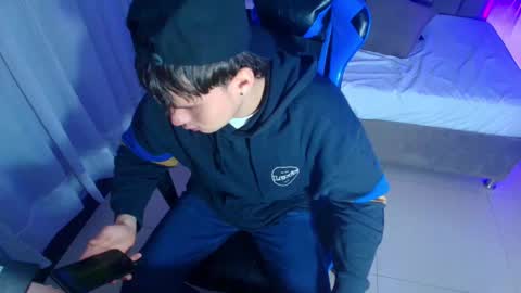 Snapshot of sexyboy_vc chatting on October 15, 1:23 pm owen sky online show from October 15, 1:23 pm