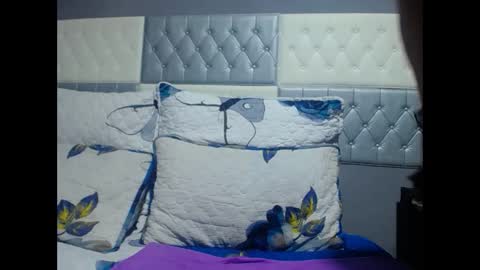 sexybustyebony19 online show from April 18, 12:51 pm