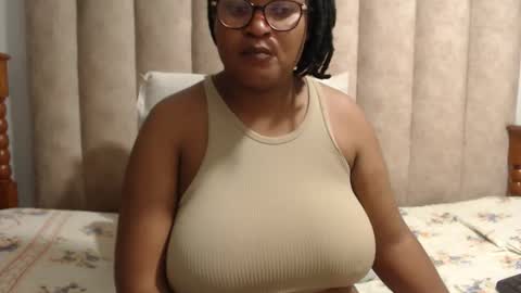 sexybustyxx online show from November 22, 5:44 pm