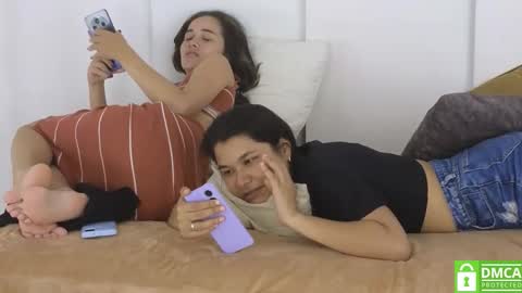 chanell and yina online show from January 6, 5:50 pm