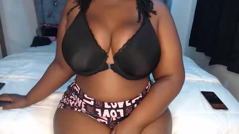 Snapshot of sexychocco_ chatting on September 17, 7:23 am sexychocco online show from September 17, 7:23 am