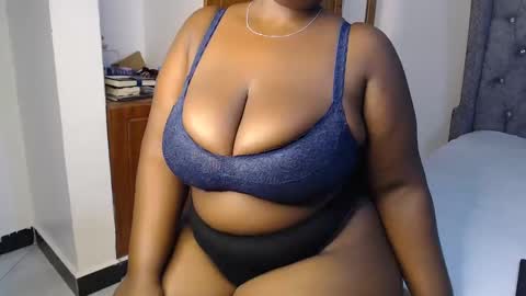 Snapshot of sexychocco_ chatting on February 26, 2:05 pm sexychocco online show from February 26, 2:05 pm