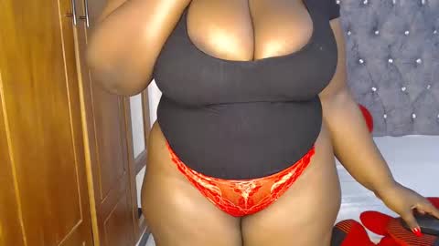 Snapshot of sexychocco_ chatting on February 22, 9:45 am sexychocco online show from February 22, 9:45 am