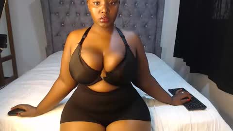 Snapshot of sexychocco_ chatting on October 18, 10:30 am sexychocco online show from October 18, 10:30 am