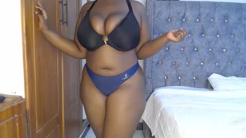 Snapshot of sexychocco_ chatting on October 11, 7:57 am sexychocco online show from October 11, 7:57 am