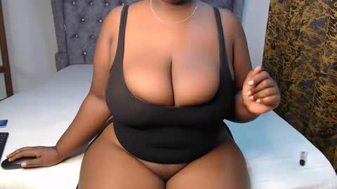 Snapshot of sexychocco_ chatting on February 4, 9:28 am sexychocco online show from February 4, 9:28 am