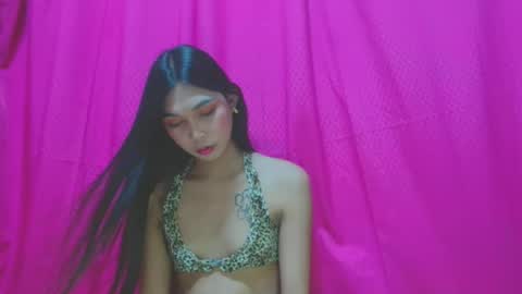 sexyhornyts4u online show from April 3, 10:55 am