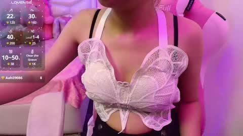 Snapshot of sexyislive chatting on February 13, 6:37 pm sexyislive online show from February 13, 6:37 pm