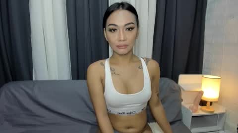 maxine online show from September 25, 8:21 am