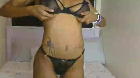 Snapshot of sexyluha chatting on October 17, 8:35 pm sexyluha online show from October 17, 8:35 pm