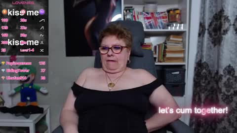 Snapshot of sexylynette4u chatting on February 27, 1:38 pm sexylynette4u online show from February 27, 1:38 pm