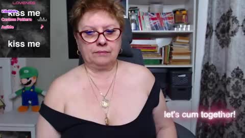 Snapshot of sexylynette4u chatting on February 27, 10:33 am sexylynette4u online show from February 27, 10:33 am