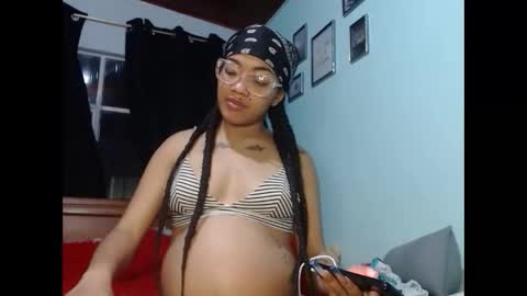 sexymomm678 online show from April 15, 4:05 am