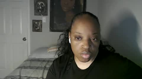 Snapshot of sexymona1218 chatting on September 25, 9:11 pm SexyMona online show from September 25, 9:11 pm