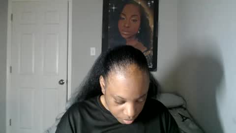 Snapshot of sexymona1218 chatting on September 10, 12:28 pm SexyMona online show from September 10, 12:28 pm