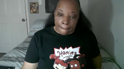 Snapshot of sexymona1218 chatting on October 2, 1:43 pm SexyMona online show from October 2, 1:43 pm