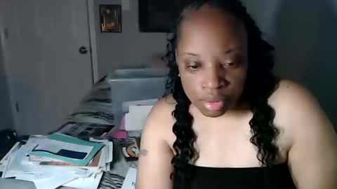 Snapshot of sexymona1218 chatting on October 15, 5:43 am SexyMona online show from October 15, 5:43 am