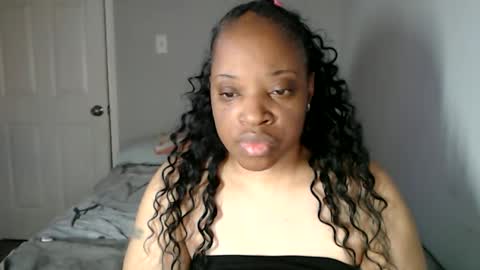 Snapshot of sexymona1218 chatting on October 24, 3:51 am SexyMona online show from October 24, 3:51 am