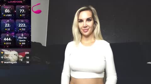 Snapshot of sexyquennina chatting on September 14, 9:16 pm SexyQueenNina online show from September 14, 9:16 pm