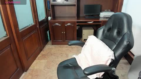 Snapshot of sexyrachel_ chatting on October 18, 11:47 am R A C H E L online show from October 18, 11:47 am