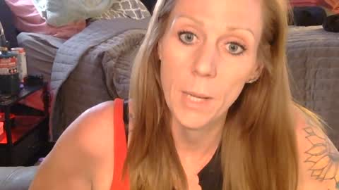 sexytillygurl online show from June 26, 7:03 am