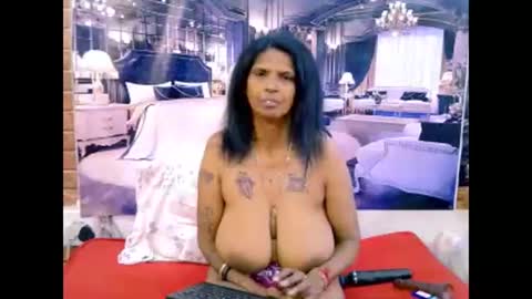 sexyva4u2luv online show from April 9, 6:19 am