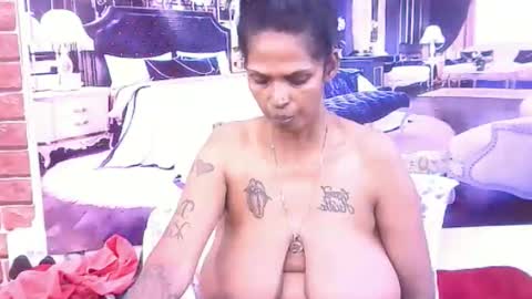 sexyva4u2luv online show from November 26, 7:21 pm