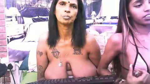 sexyva4u2luv online show from November 8, 6:49 am