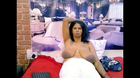 sexyva4u2luv online show from May 17, 10:46 am