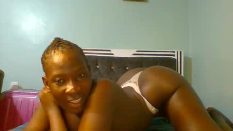 Snapshot of sexyvivy chatting on February 19, 8:33 am VIVIAN online show from February 19, 8:33 am
