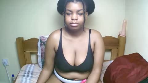 sexyyred_ online show from March 1, 8:13 pm