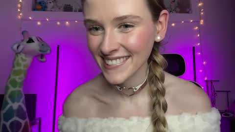 shadebabe online show from December 11, 2:33 pm