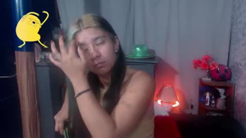 Snapshot of shaden_1 chatting on December 4, 8:50 am Liz online show from December 4, 8:50 am