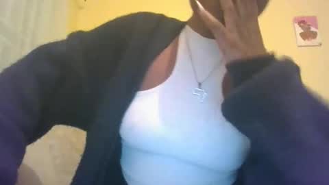 Bee online show from April 21, 6:26 pm