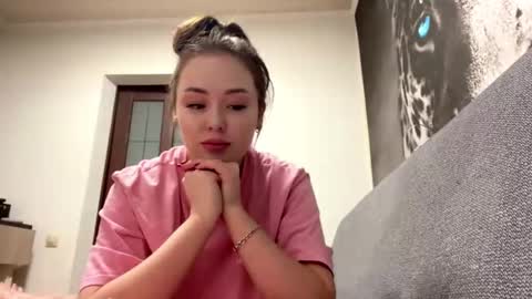 Hana online show from November 24, 3:22 pm