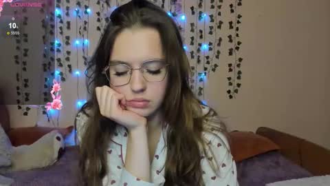 Vivian online show from October 24, 4:52 pm