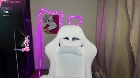 Vivian online show from November 7, 3:25 pm