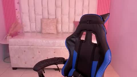 Shalon  online show from March 26, 8:25 pm