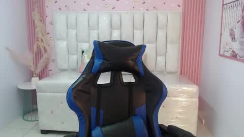 Shalon  online show from September 26, 1:08 pm