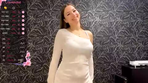 Iris online show from October 30, 8:20 pm