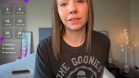 Shalynn online show from March 26, 6:24 pm