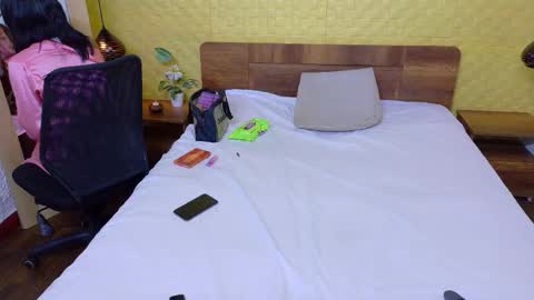 Catalina online show from March 4, 3:42 pm