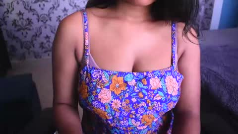 Snapshot of shanaya_indian chatting on December 17, 4:34 am shanaya indian online show from December 17, 4:34 am