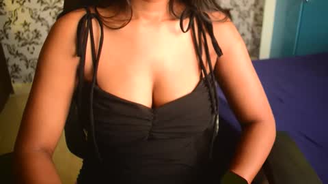 Snapshot of shanaya_indian chatting on September 26, 4:09 am shanaya indian online show from September 26, 4:09 am