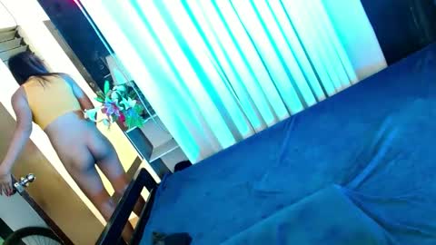 Snapshot of shane_hugexx chatting on February 15, 5:07 pm MISS SHANE online show from February 15, 5:07 pm