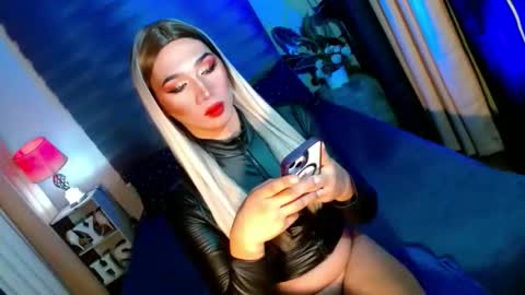 Snapshot of shane_hugexx chatting on October 11, 6:22 pm MISS SHANE online show from October 11, 6:22 pm