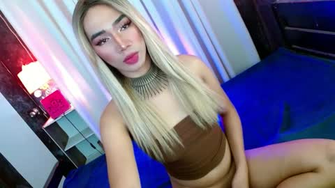 Snapshot of shane_hugexx chatting on March 1, 5:05 pm MISS SHANE online show from March 1, 5:05 pm