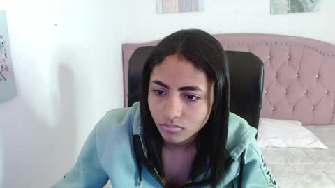 Snapshot of shaneelle chatting on October 8, 4:07 am shanelle online show from October 8, 4:07 am
